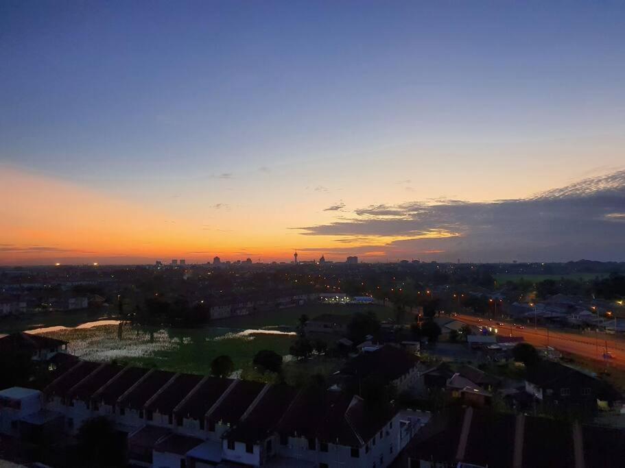 Myrumah Imperio Home , Alor Setar 3Br With Sky Infinity Pool Buitenkant foto