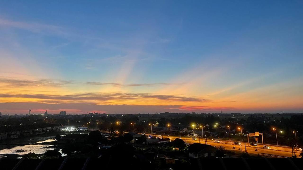 Myrumah Imperio Home , Alor Setar 3Br With Sky Infinity Pool Buitenkant foto